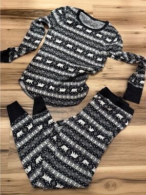 Women’s navy & White fair isle Bear Print waffle knit Pajama Set size medium